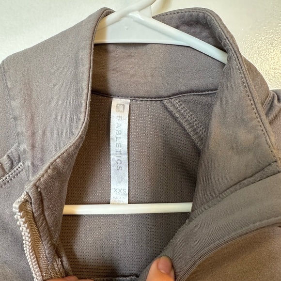 Fabletics Athletic Zip-up - Picture 3 of 3